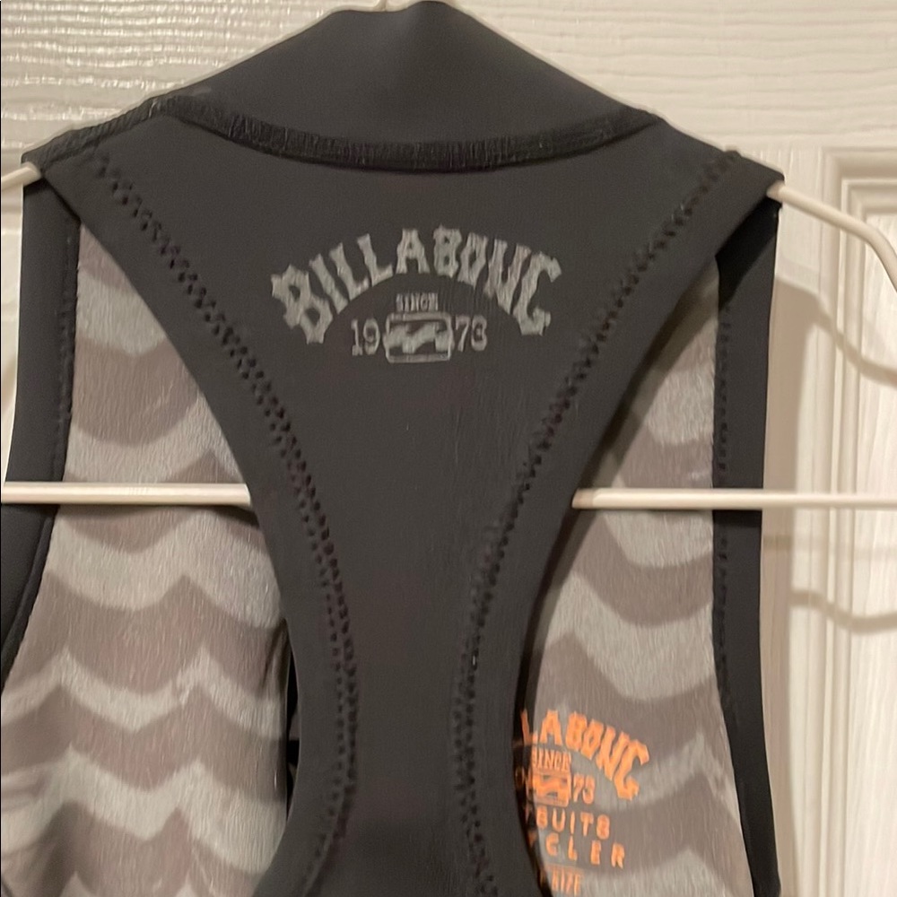 Billabong Floral Black Sleeveless wetsuit - Picture 7 of 7